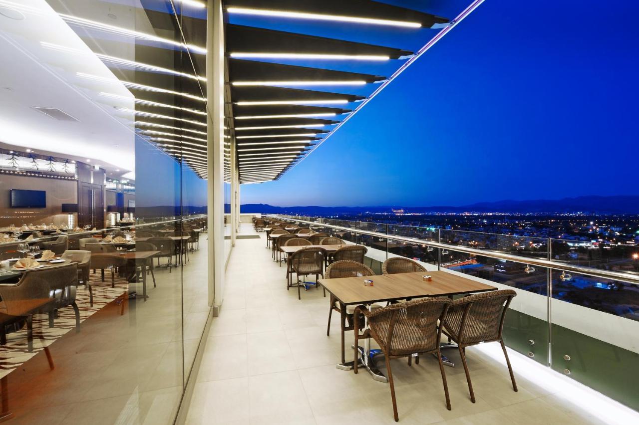 Crowne Plaza Bursa Convention Center & Thermal Spa By Ihg Luaran gambar The 360° Sky Lounge
