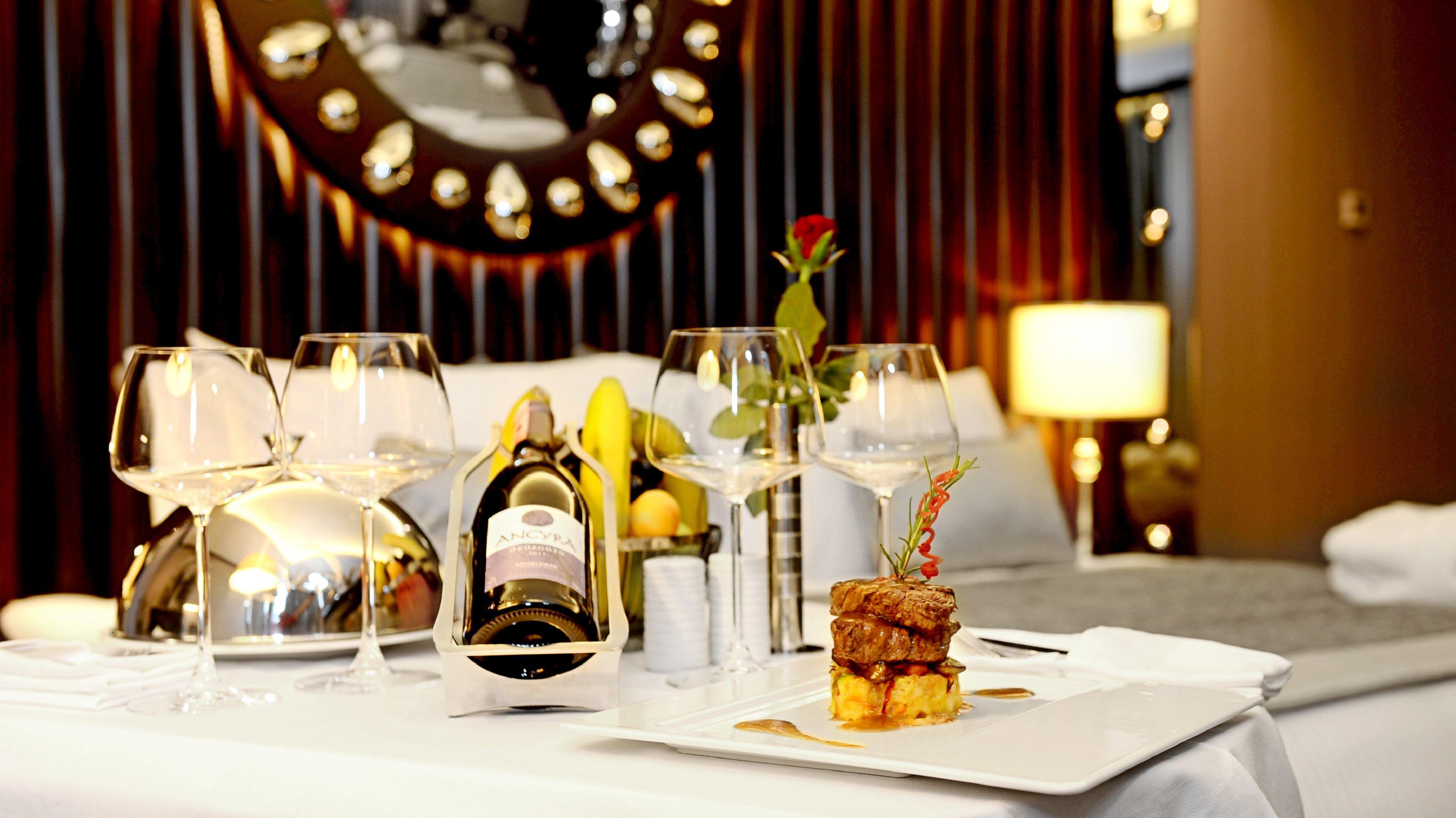 Crowne Plaza Bursa Convention Center & Thermal Spa By Ihg Luaran gambar A table set for fine dining