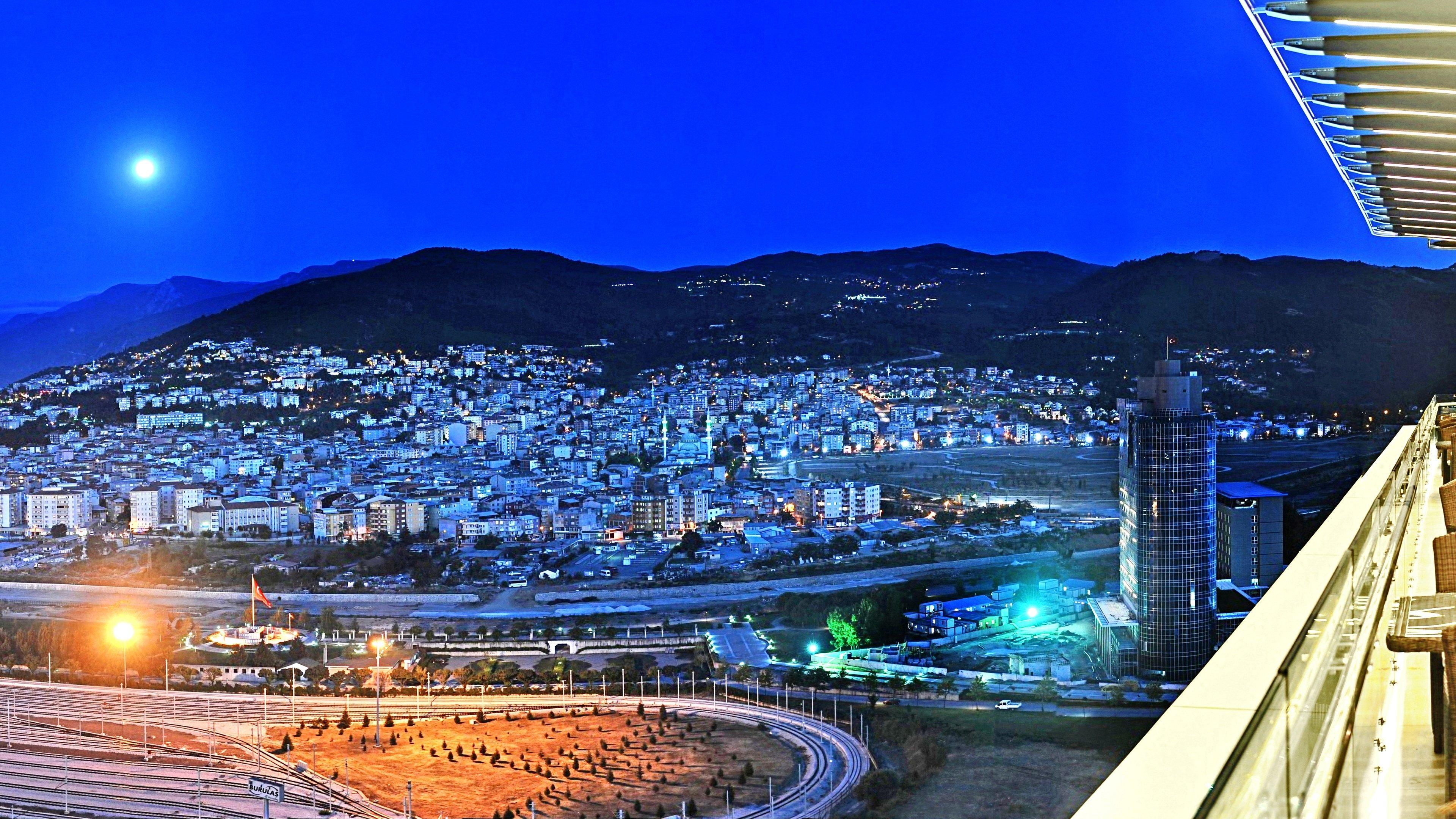 Crowne Plaza Bursa Convention Center & Thermal Spa By Ihg Luaran gambar View of Athens